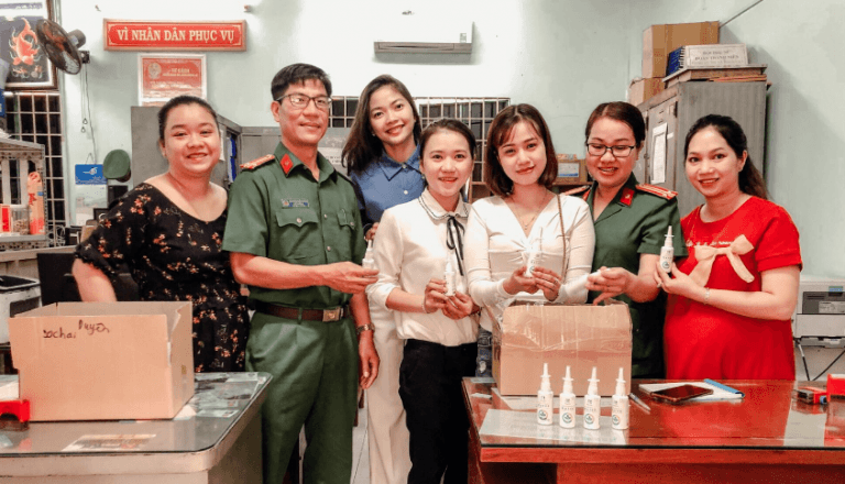 Xịt kháng khuẩn MC Pharma chung tay cùng người dân TP Thuận An phòng chống dịch nCoV-19