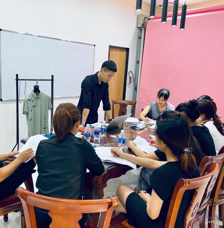 Cuộc họp xây dựng hệ thống bán hàng
