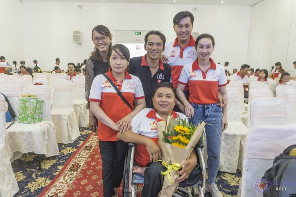 Anh Hiếu cùng hành trình thiện nguyện của mình.