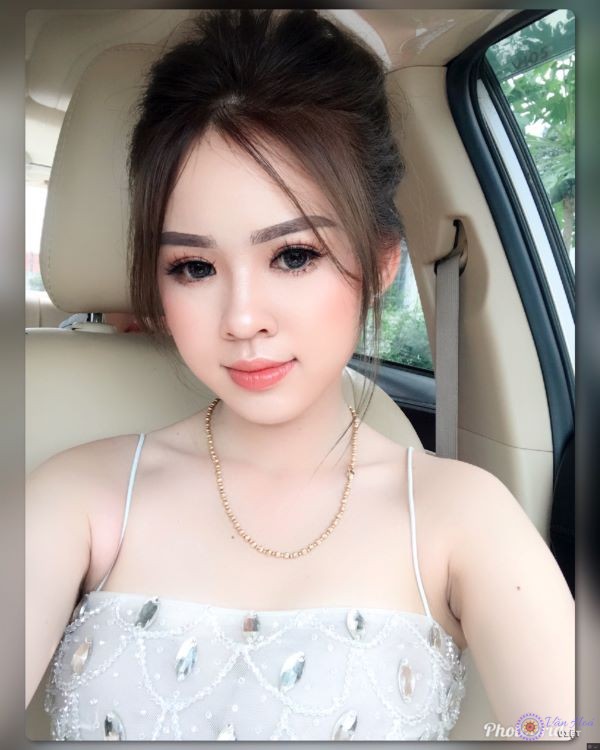 Chân dung Makeup Artist Thanh Trinh xinh đẹp