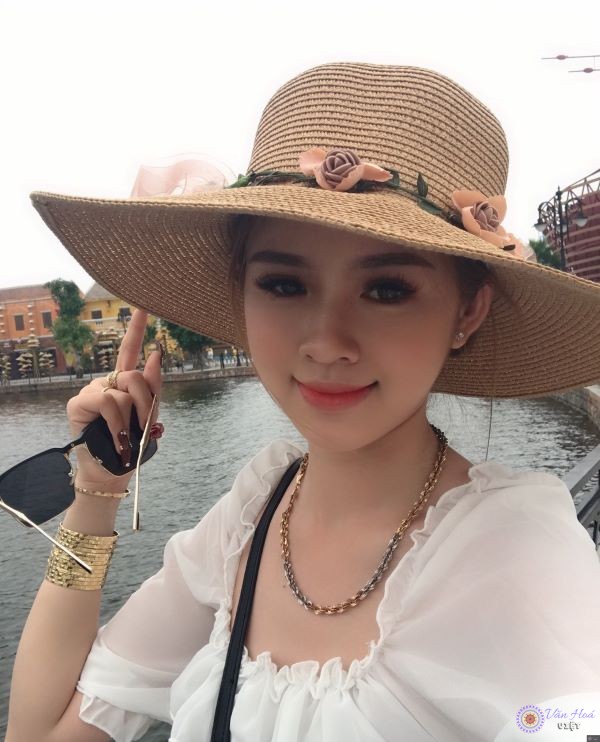 Hình ảnh cô chủ nhỏ trong một chuyến du lịch