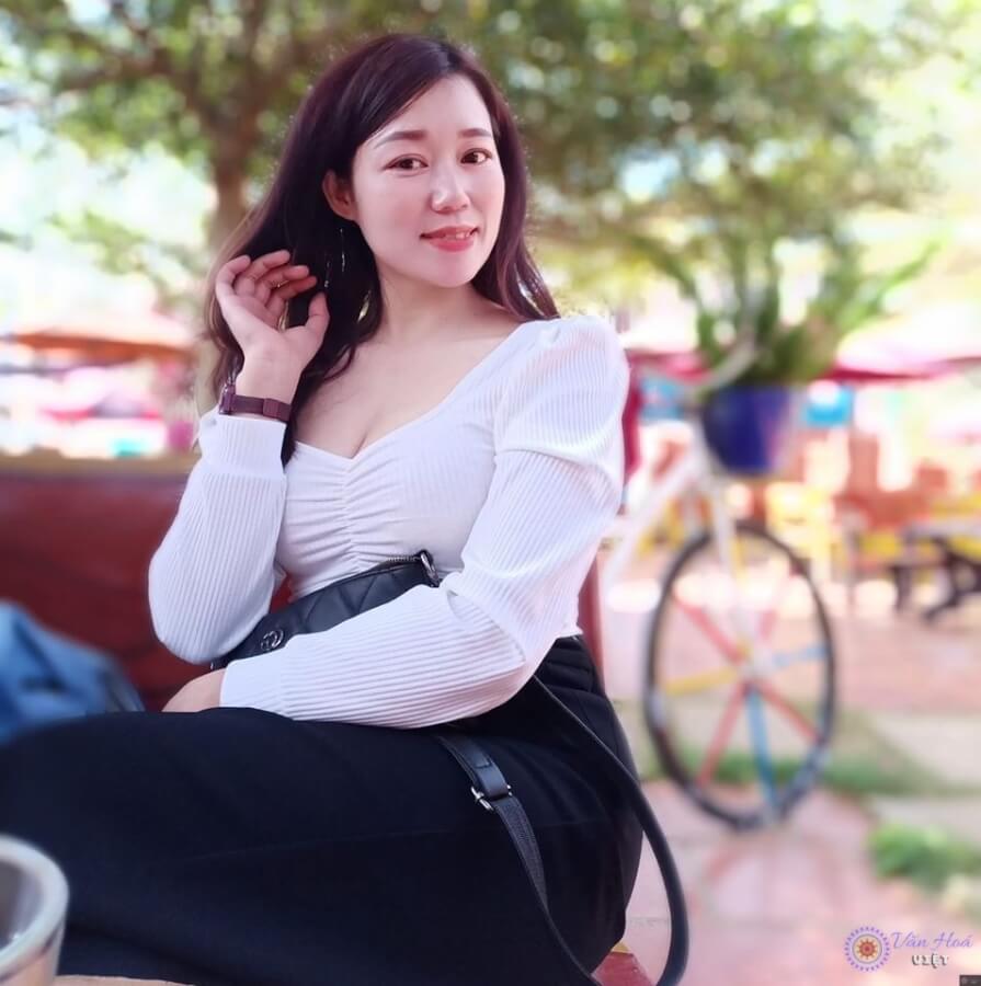 Đinh Thủy - xinh đẹp và đầy quyến rủ.