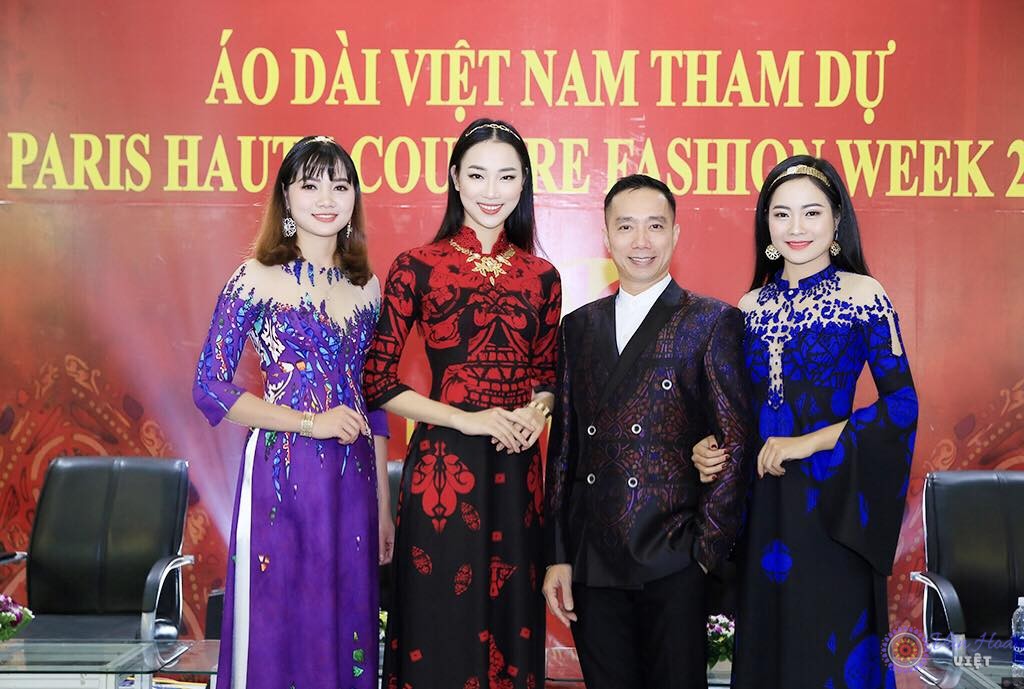 Cô nàng 9x Vũ Mai Huyền trong sự kiện áo dài cùng NTK Đỗ Trịnh Hoài Nam (bên phải)