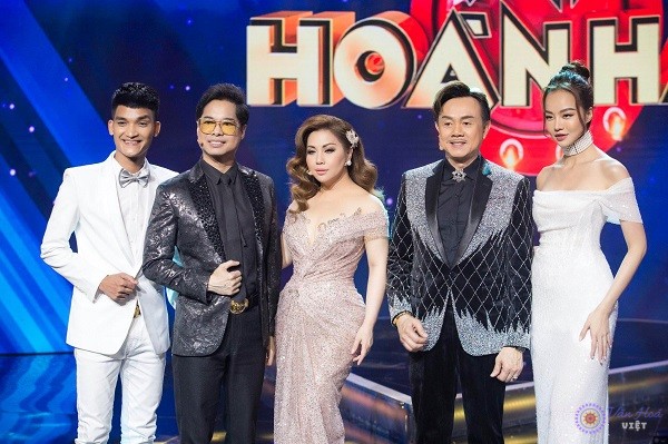 Cô chính là nữ MC duyên dáng trong gameshow Ẩn Số Hoàn Hảo