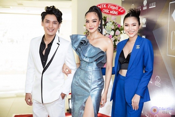 Bạn bè đến chung vui chúc mừng Tân Giám đốc FashionTV