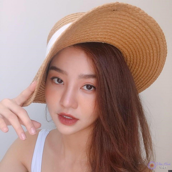Nàng Giám đốc FashionTV luôn xinh đẹp từ sân khấu đến ảnh đời thường