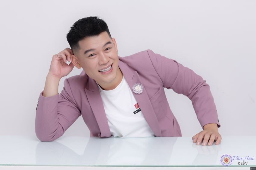 Diễn viên Long Chun – thần thái vàng làng giải trí