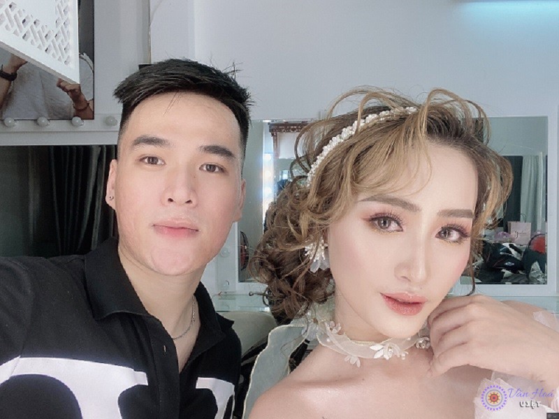Cô mẫu xinh đẹp dưới tài biến hóa khôn lường