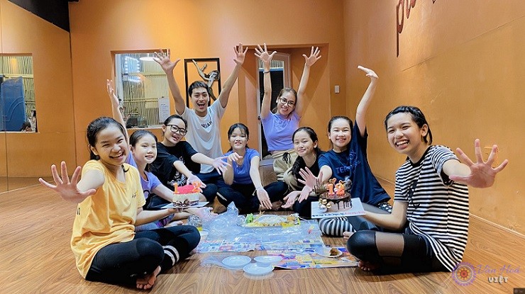 Mania Young và sứ mệnh ươm mầm tài năng trẻ.
