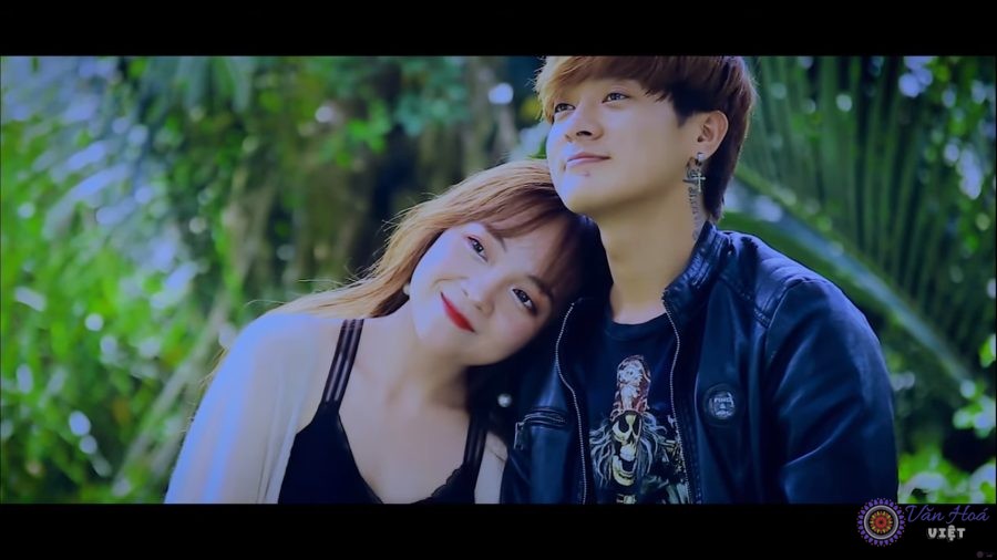 Ca sĩ Doll Phan Hiếu trong MV mới "Sóng gió để anh lo"