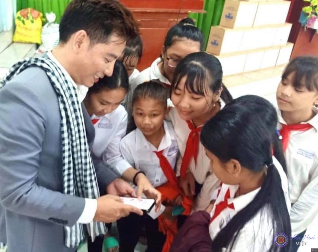 Những hoạt động từ thiện của anh