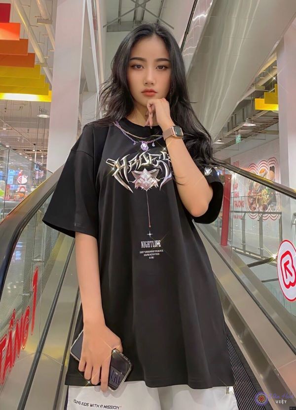 Trần Gia Thùy với outfit đầy cá tính
