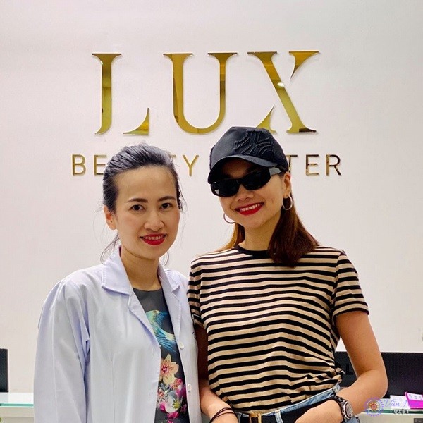 Bác sĩ làm đẹp cho siêu mẫu Thanh Hằng