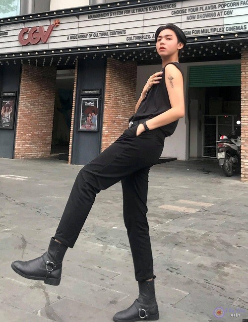 "Hotboy Hoàng Ri" đang là cụm từ được giới trẻ săn lùng