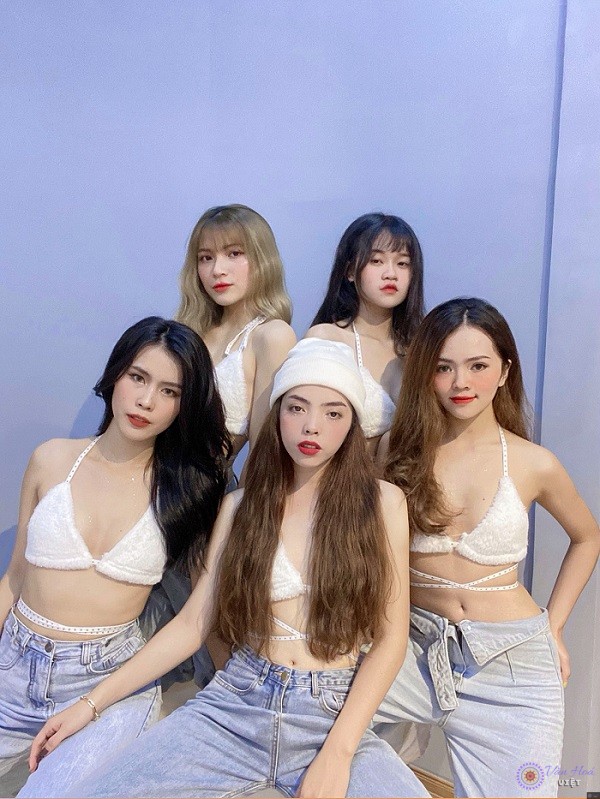 Xô Tít cùng các thành viên kì cựu
