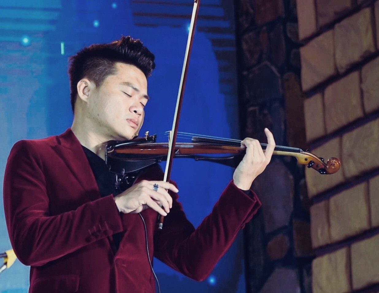 Anh Thái nghệ sĩ violin - những xúc cảm tại Giáo Xứ Tân Mai Anh Thái nghệ sĩ violin - những xúc cảm tại Giáo Xứ Tân Mai