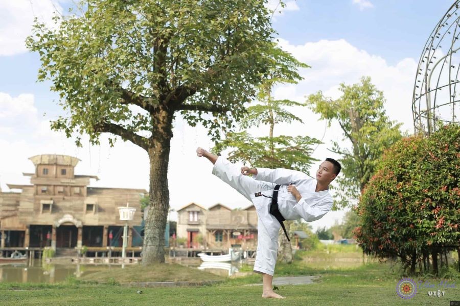 Thực cũng là Huấn luyện viên Karate tại Hà Nội