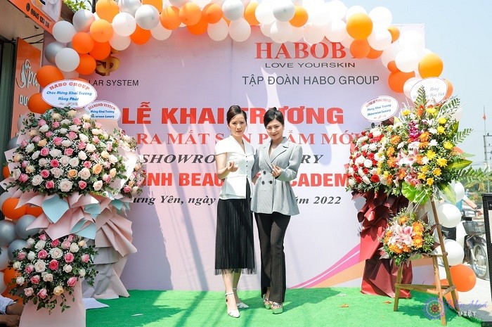 Giám đốc kinh doanh Hồ Tình và Chủ tịch Nguyễn Hồng Hạnh